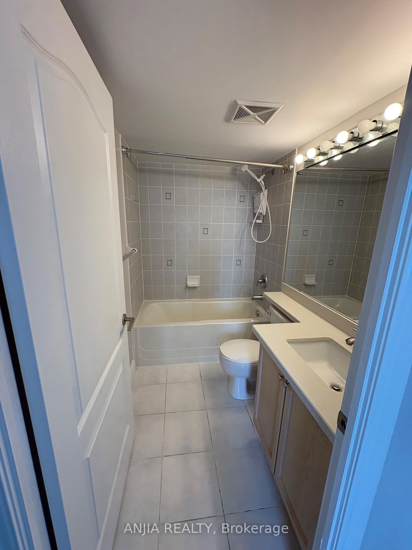 60 Brian Harrison Way, Unit 1804 thumbnail 9