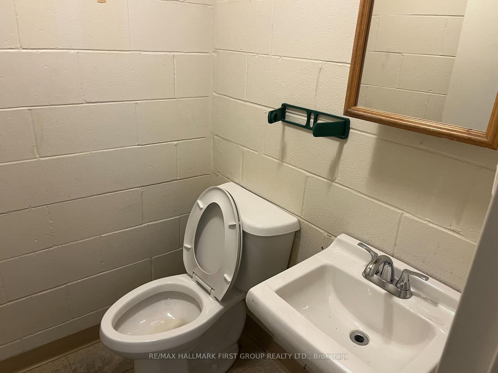 1750 Plummer Street, Unit 16 thumbnail 11