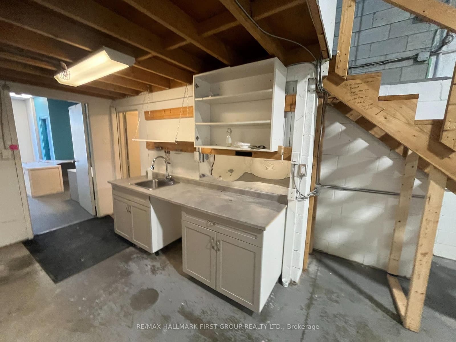 1750 Plummer Street, Unit 16 thumbnail 8