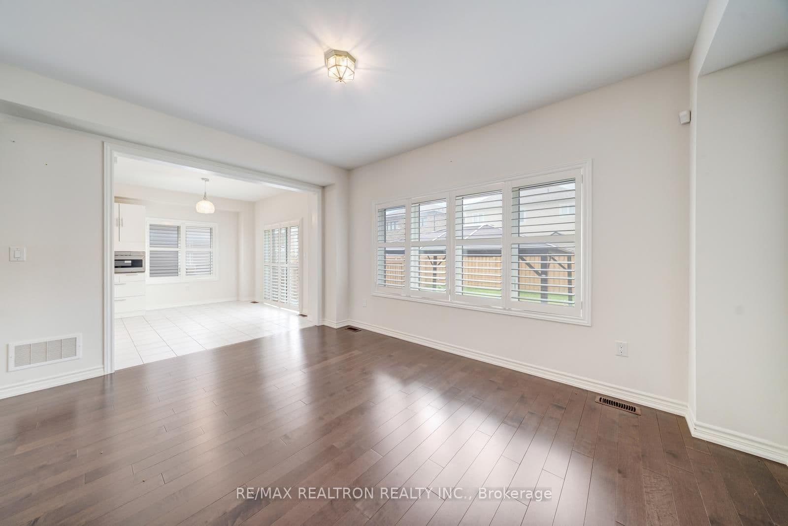 295 Northglen Boulevard thumbnail 15