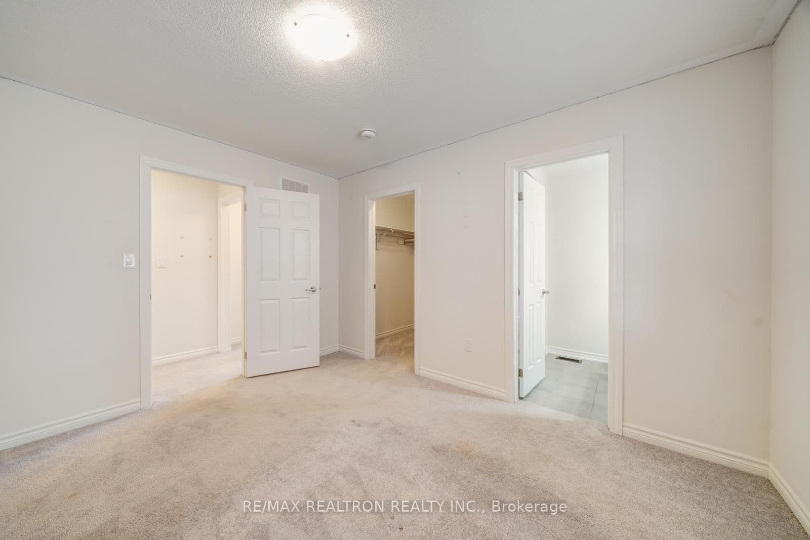 295 Northglen Boulevard thumbnail 30