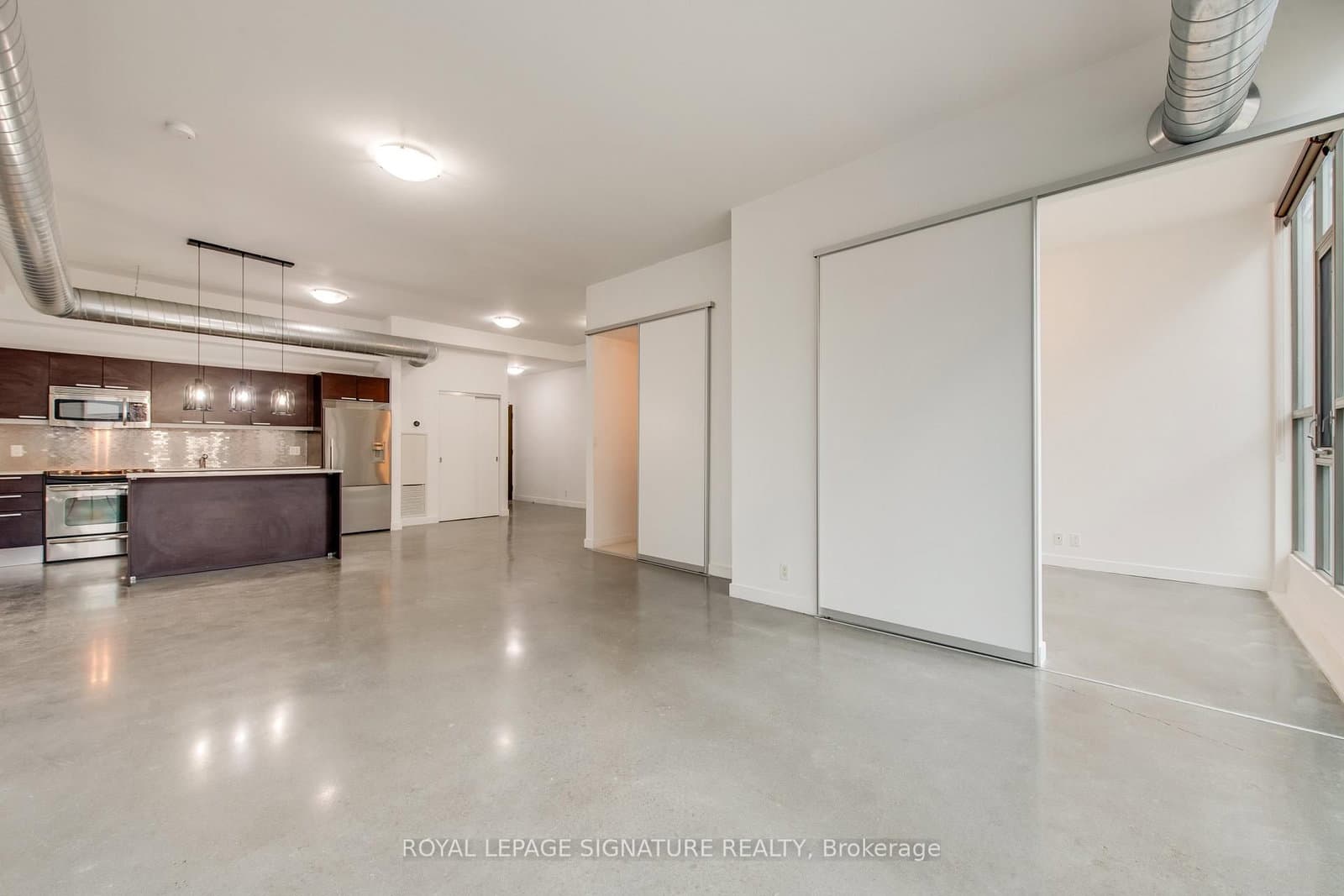 625 Queen Street E, Unit 211 thumbnail 17
