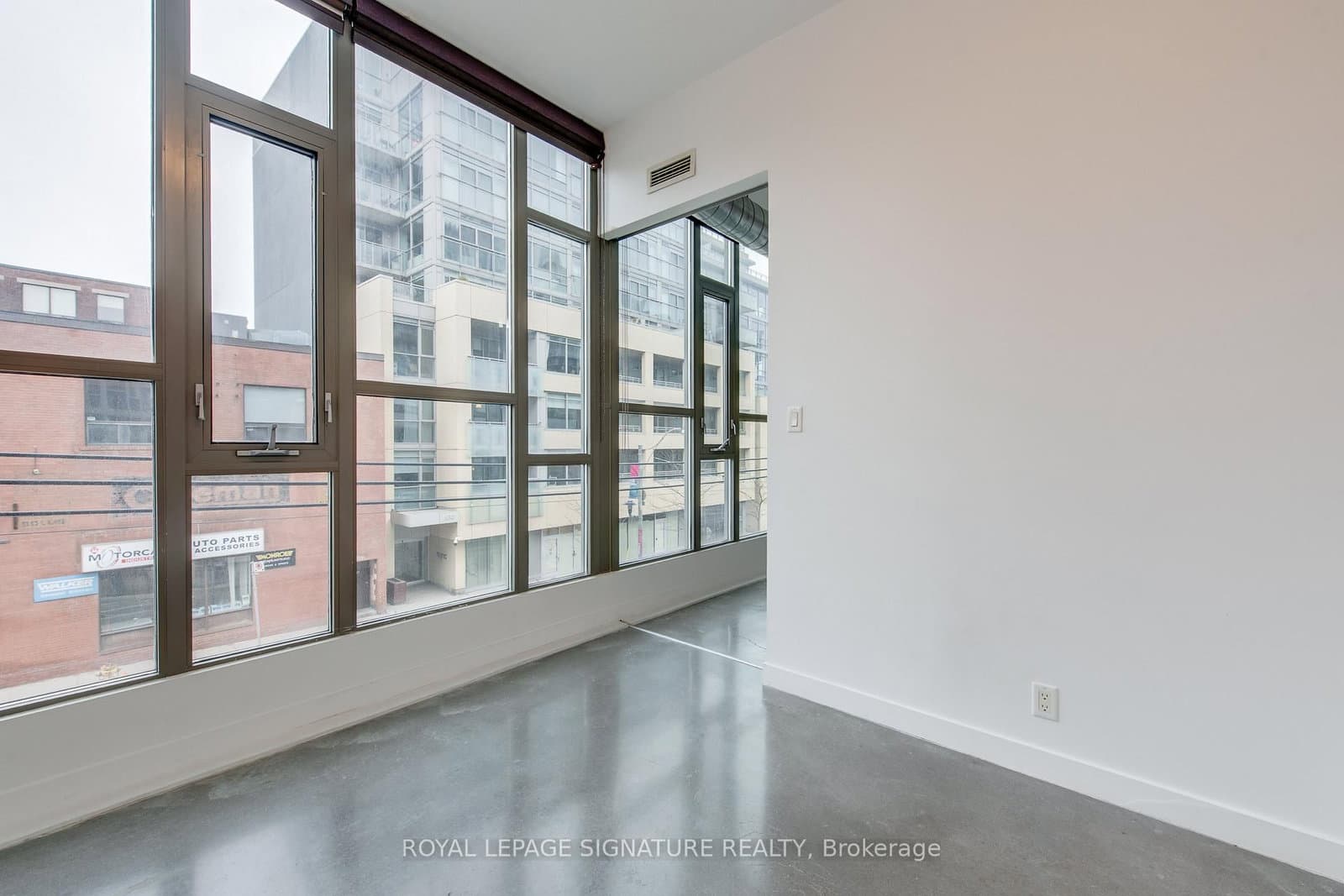 625 Queen Street E, Unit 211 thumbnail 22