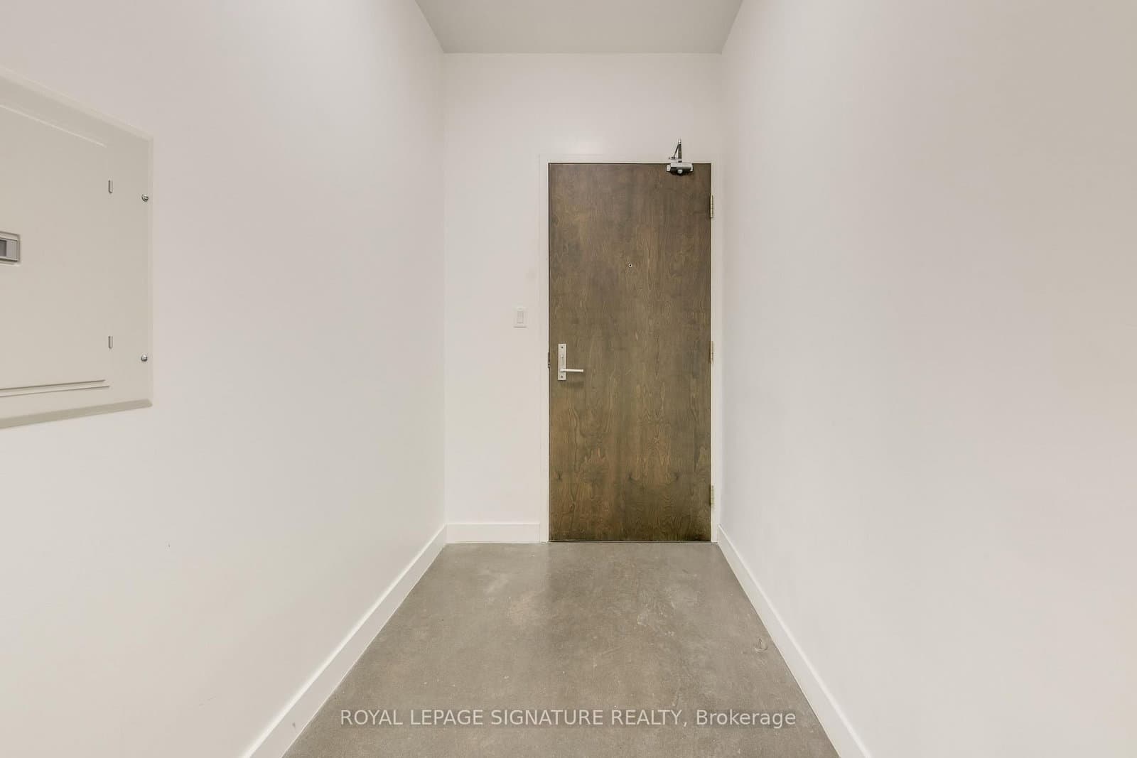 625 Queen Street E, Unit 211 thumbnail 3