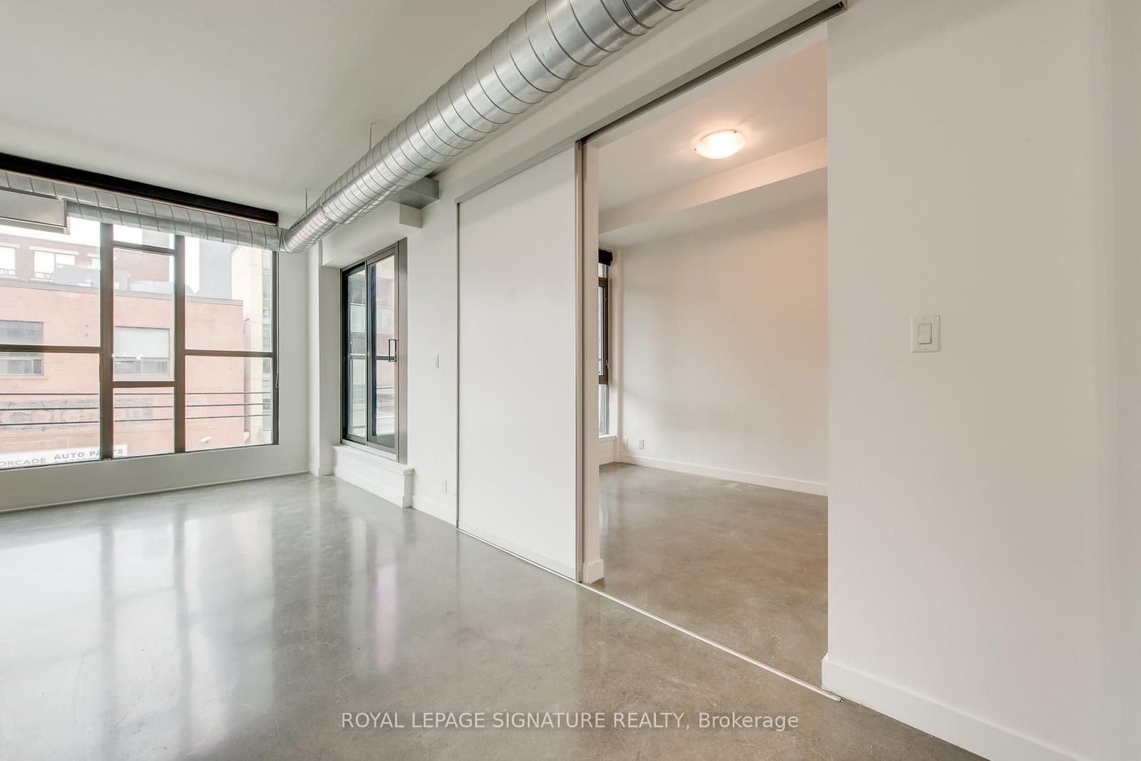 625 Queen Street E, Unit 211 thumbnail 31