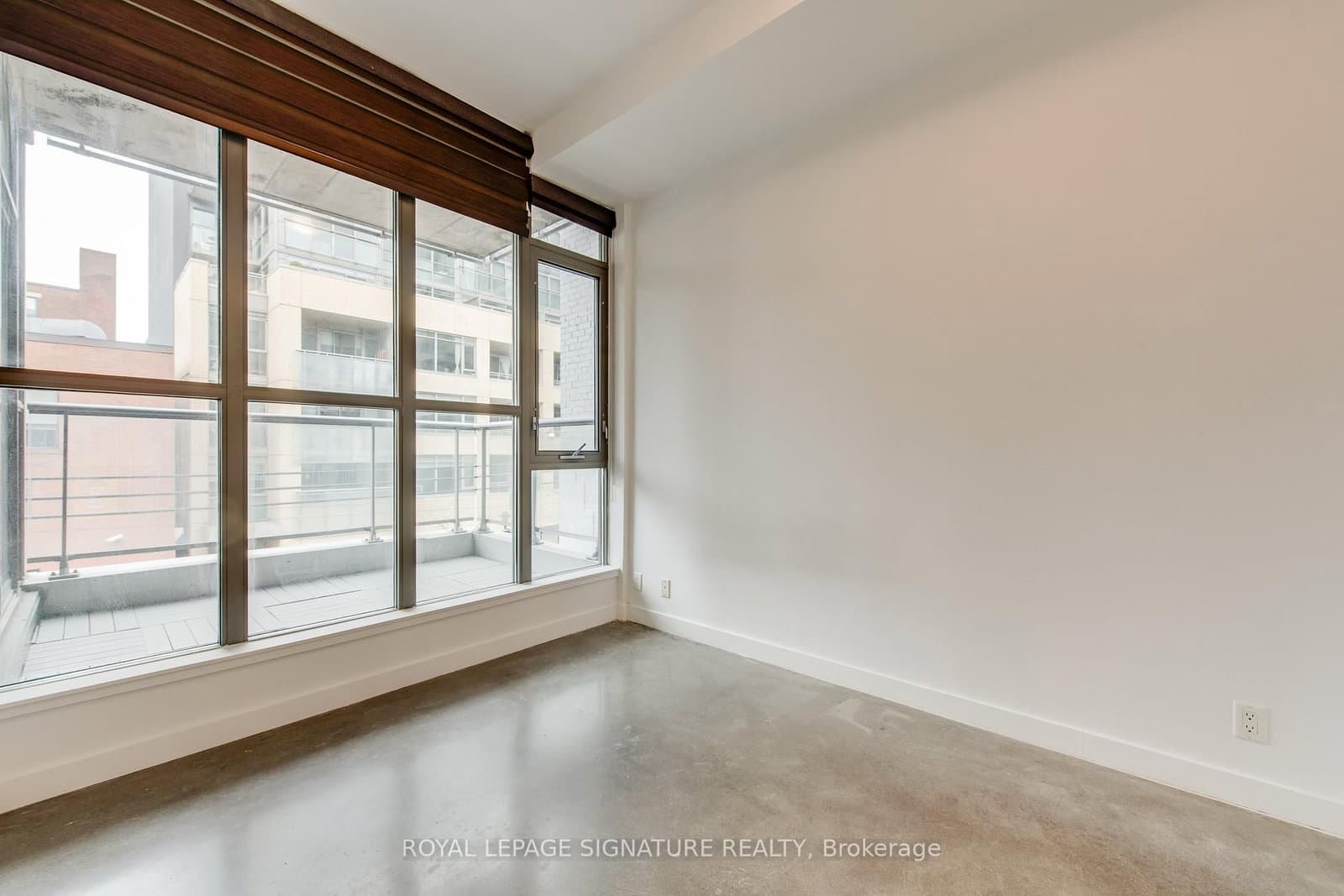 625 Queen Street E, Unit 211 thumbnail 32