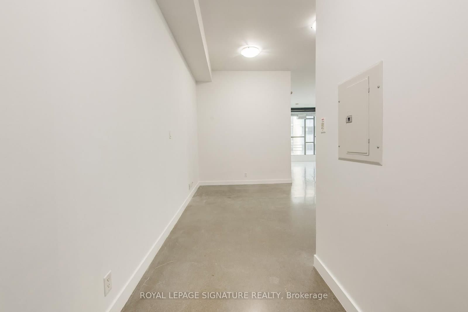 625 Queen Street E, Unit 211 thumbnail 4