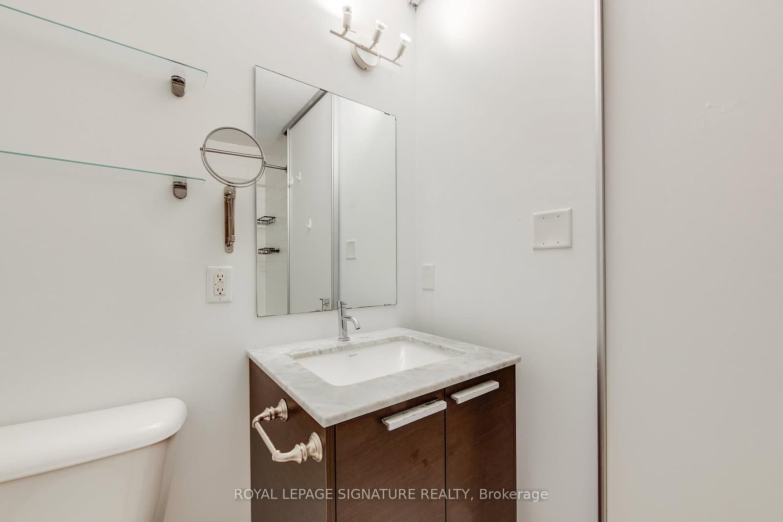 625 Queen Street E, Unit 211 thumbnail 40