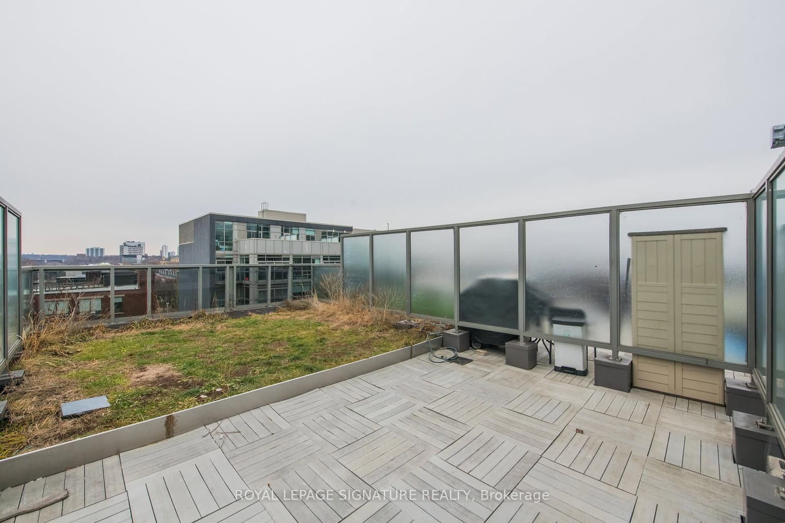 625 Queen Street E, Unit 211 thumbnail 43