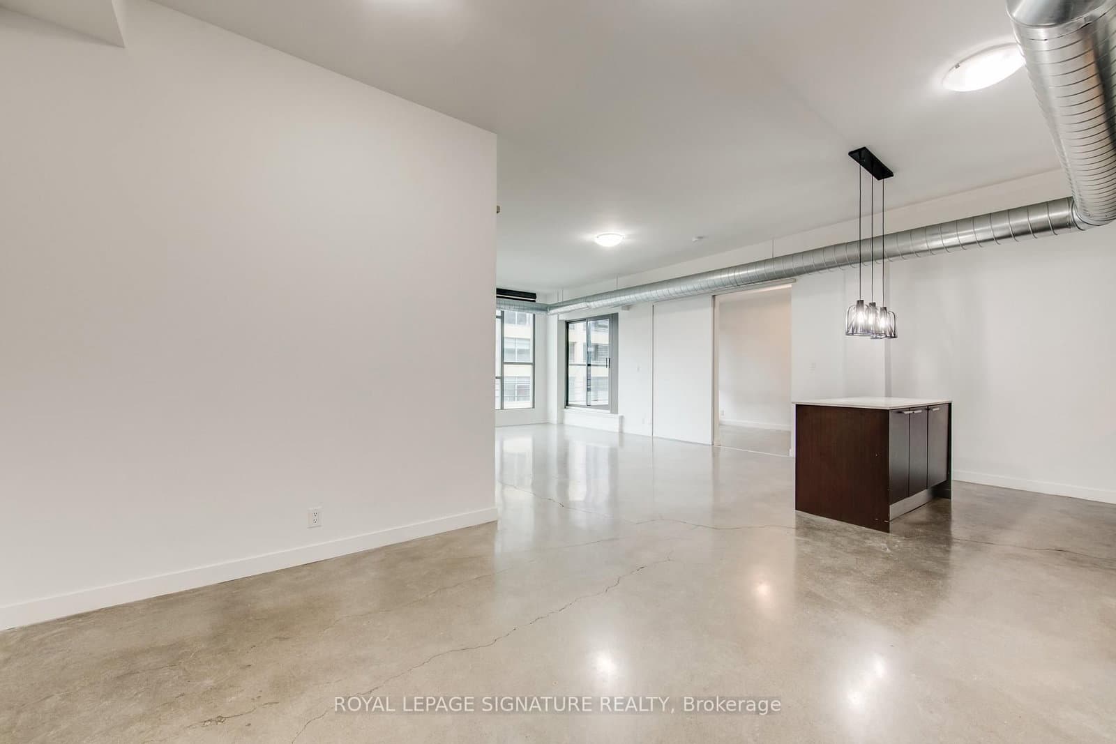 625 Queen Street E, Unit 211 thumbnail 5