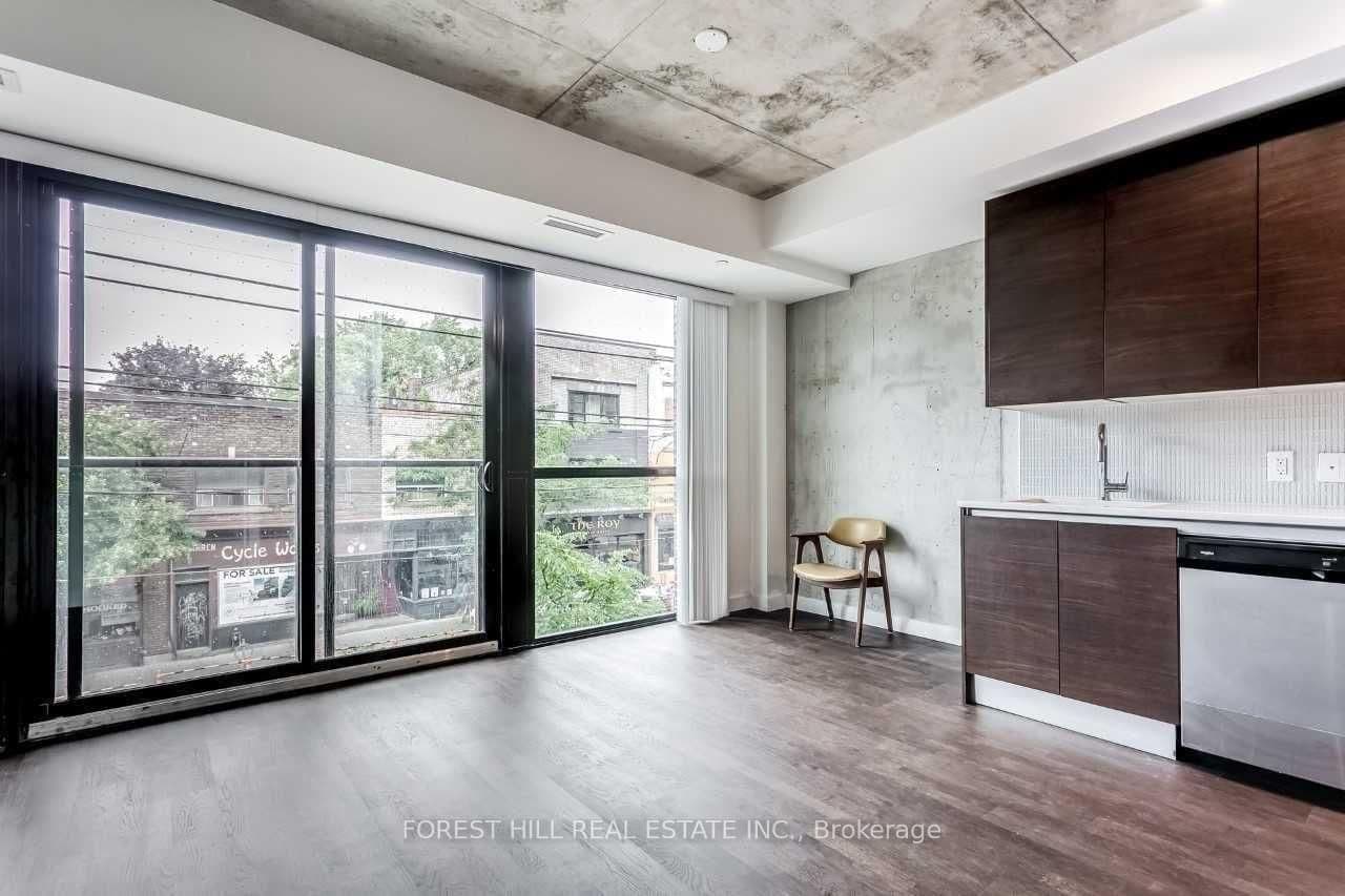 246 Logan Avenue, Unit 212 thumbnail 5
