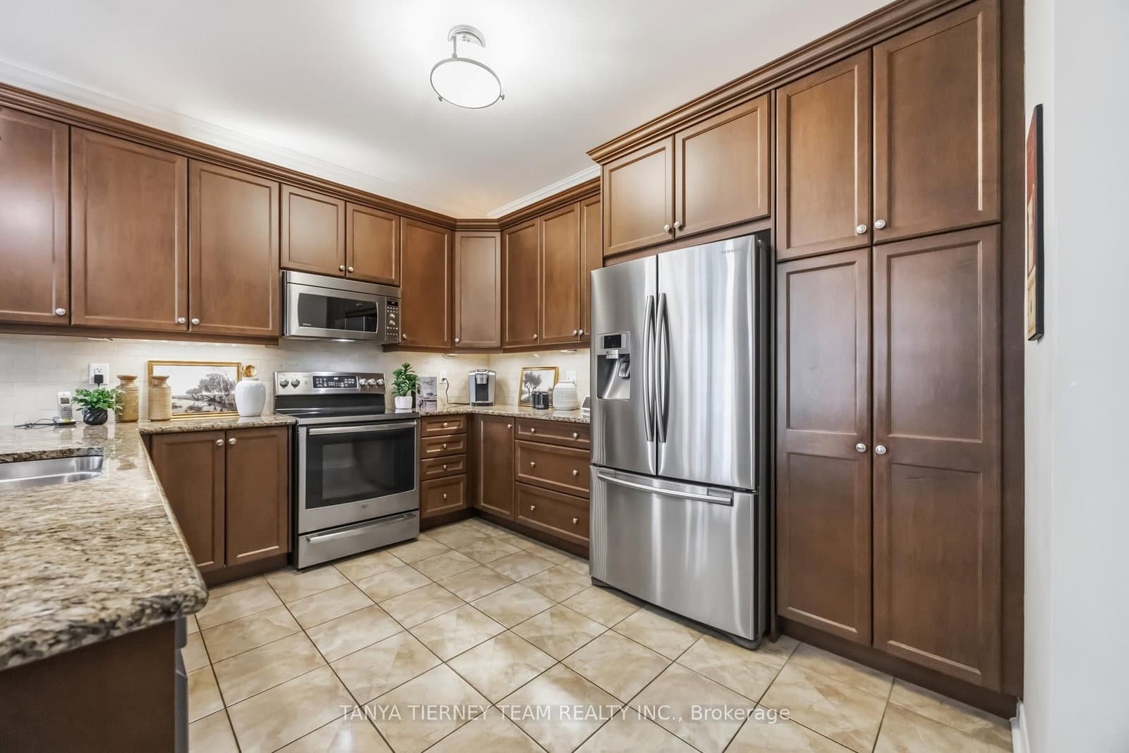 915 Black Cherry Drive thumbnail 23