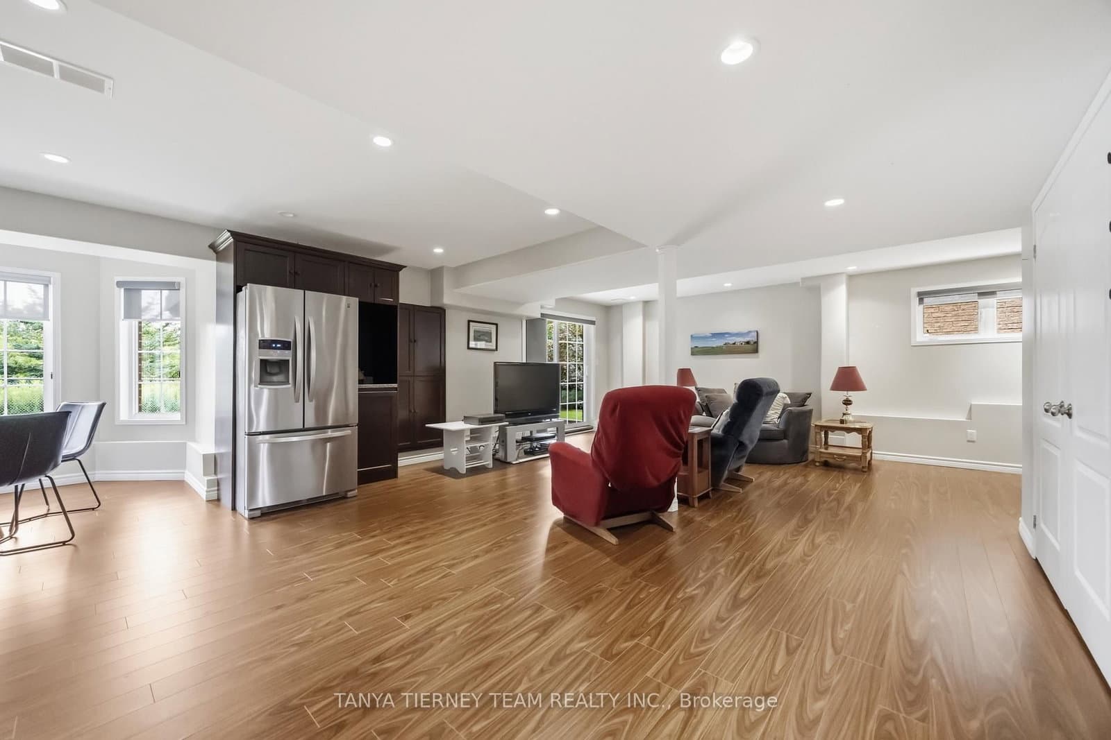 915 Black Cherry Drive thumbnail 34