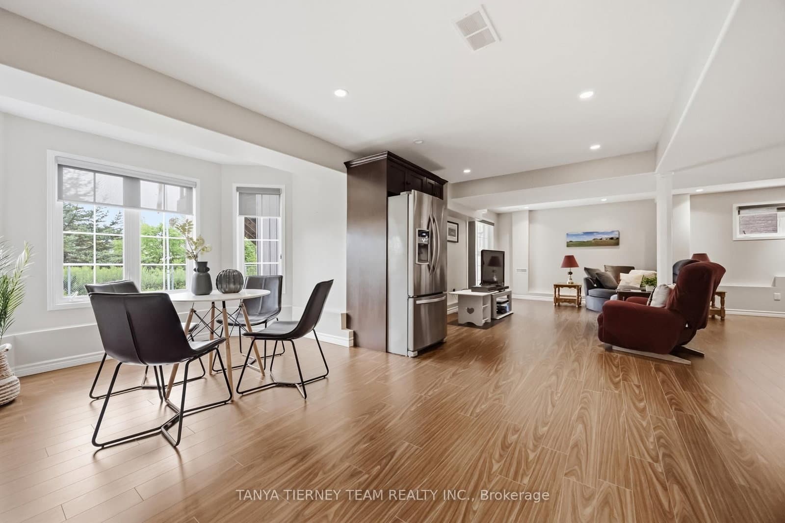 915 Black Cherry Drive thumbnail 39