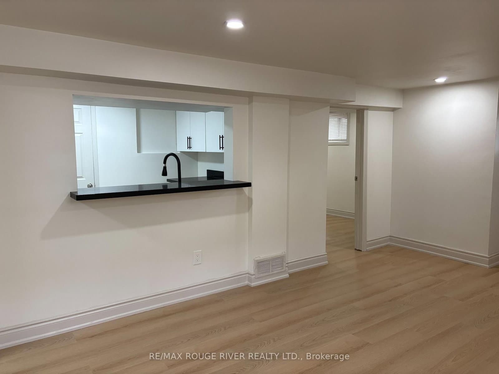 121 Lupin Drive, Unit 2, Lower thumbnail 4