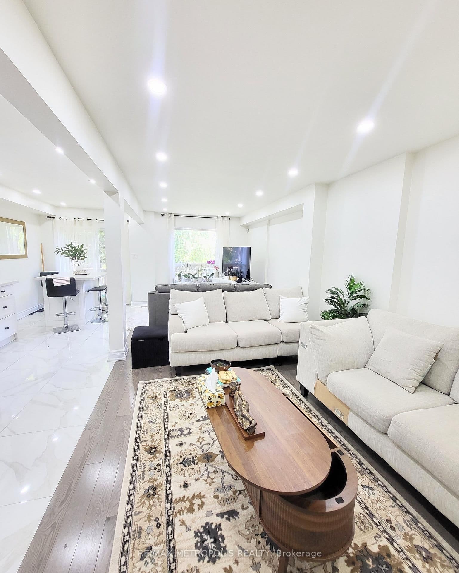 435 Middlefield Road, Unit 12 thumbnail 2