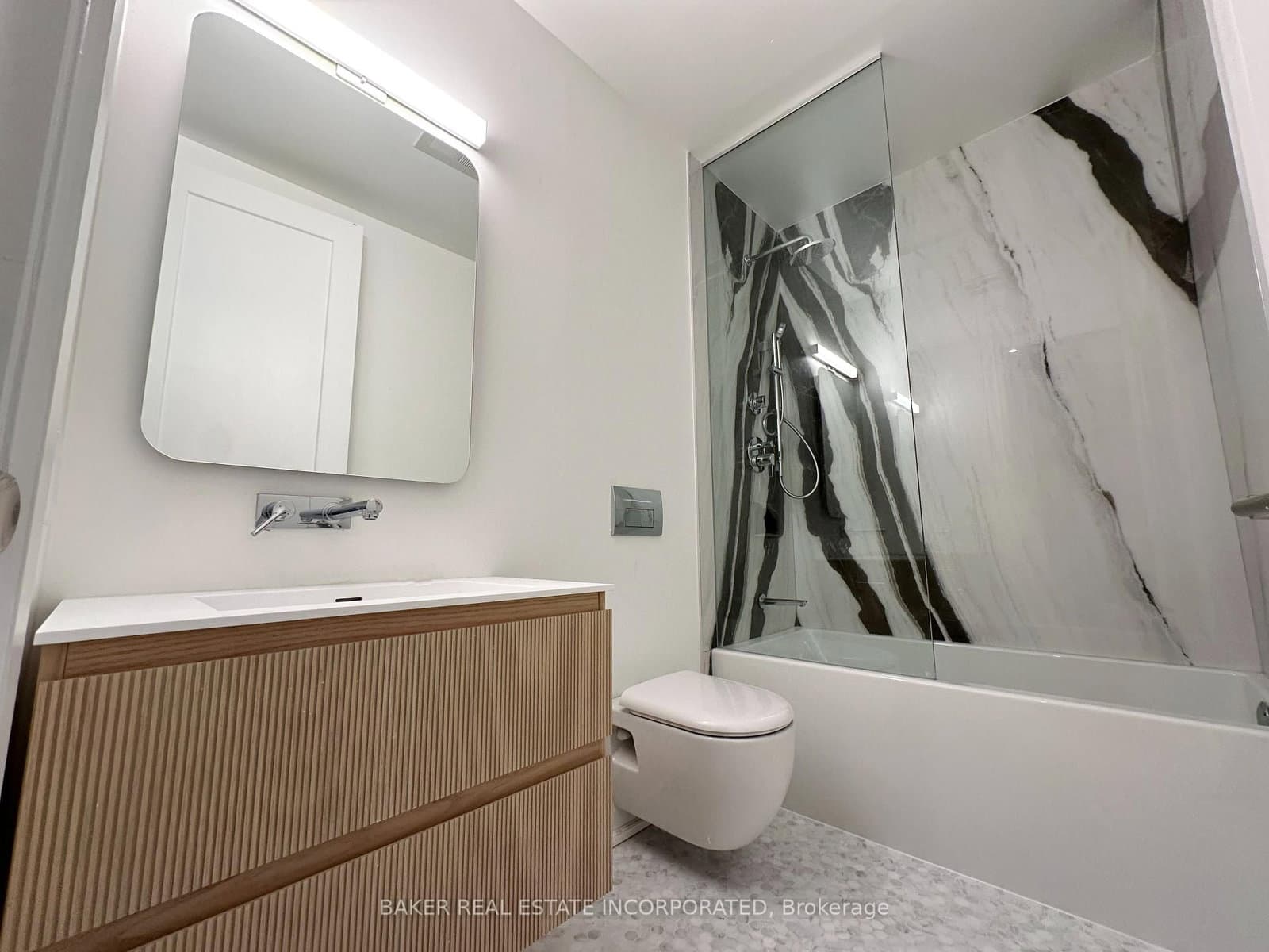 800 Broadview Avenue, Unit 303 thumbnail 10