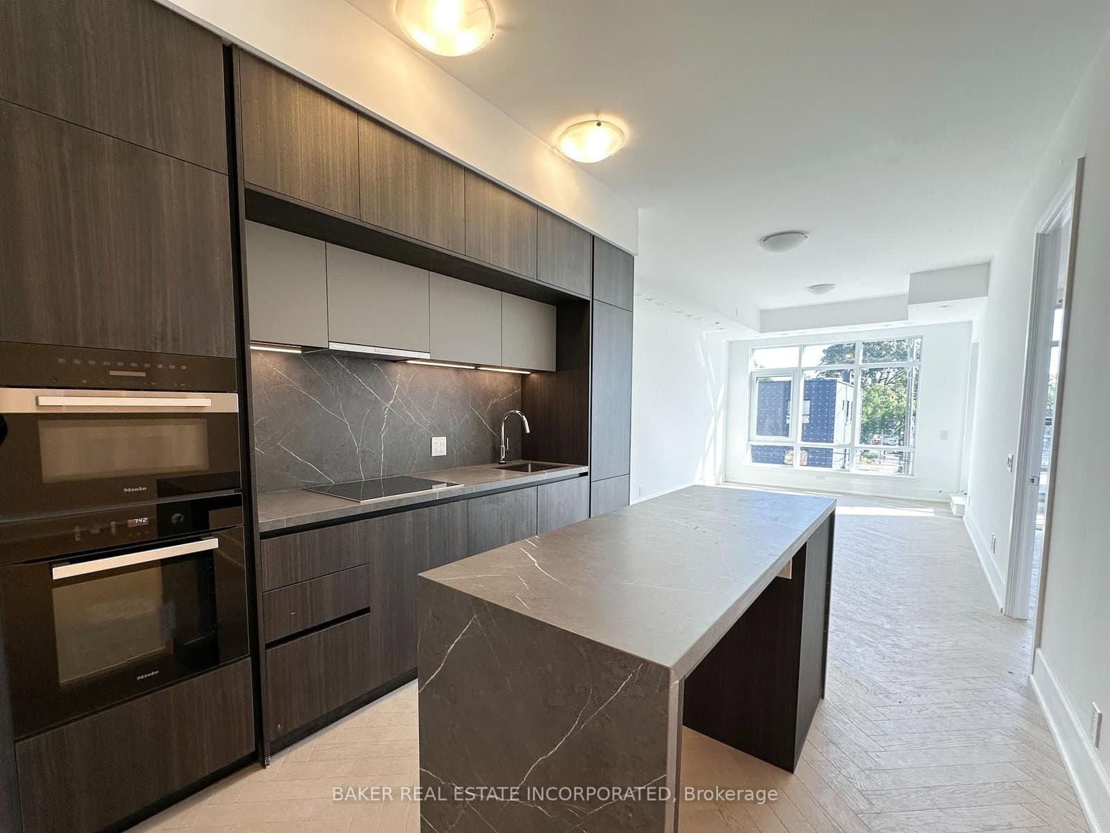 800 Broadview Avenue, Unit 303 thumbnail 7