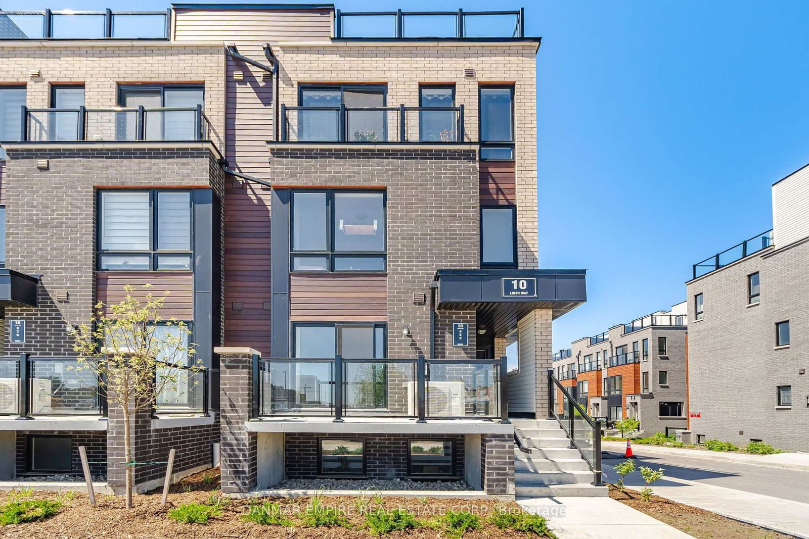 10 Liben Way, Unit 4 - Image 1