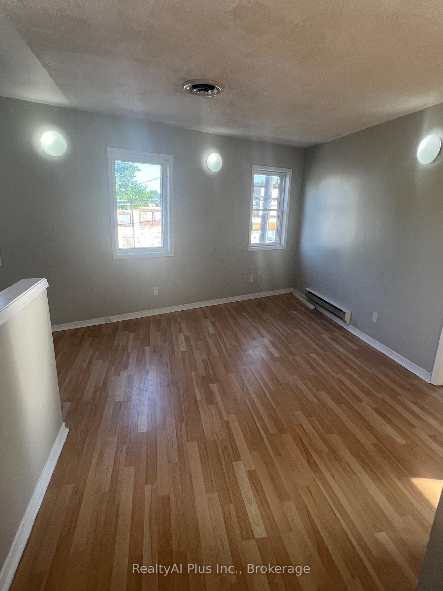 1569A Kingston Road thumbnail 6