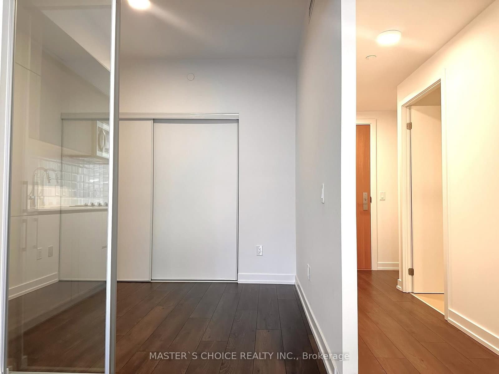 150 logan Avenue, Unit 323 thumbnail 12