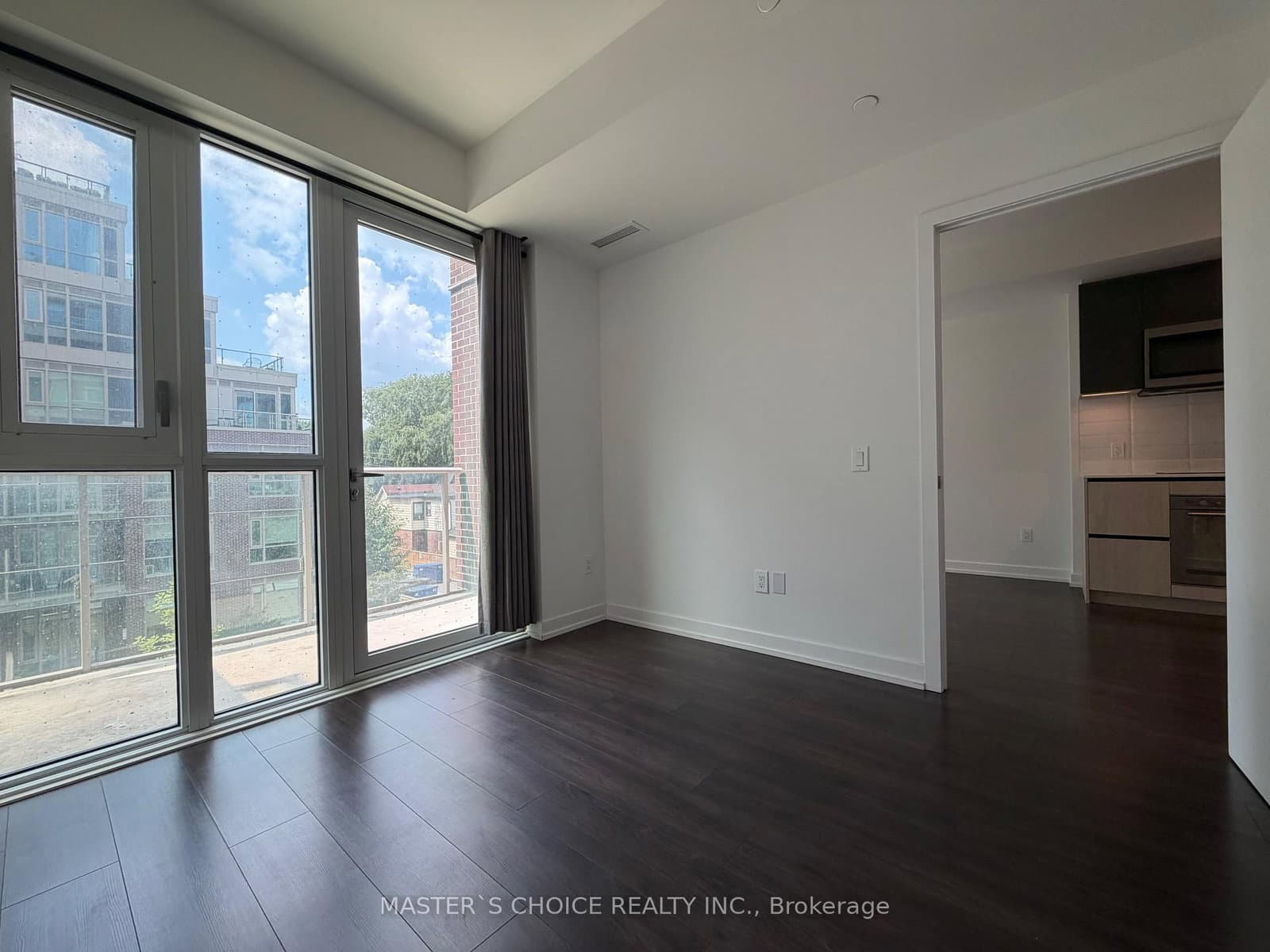 150 logan Avenue, Unit 323 thumbnail 14