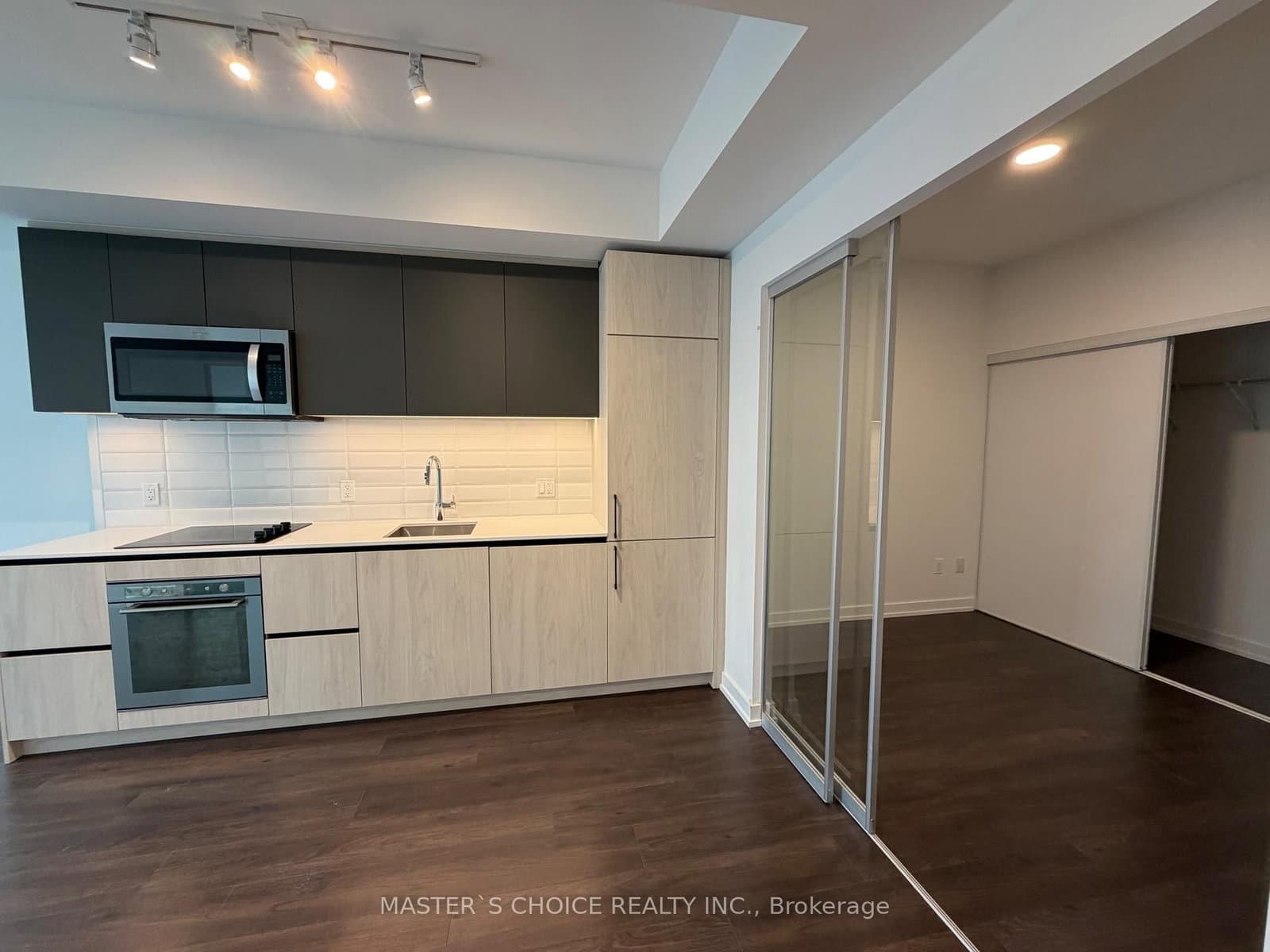 150 logan Avenue, Unit 323 thumbnail 6