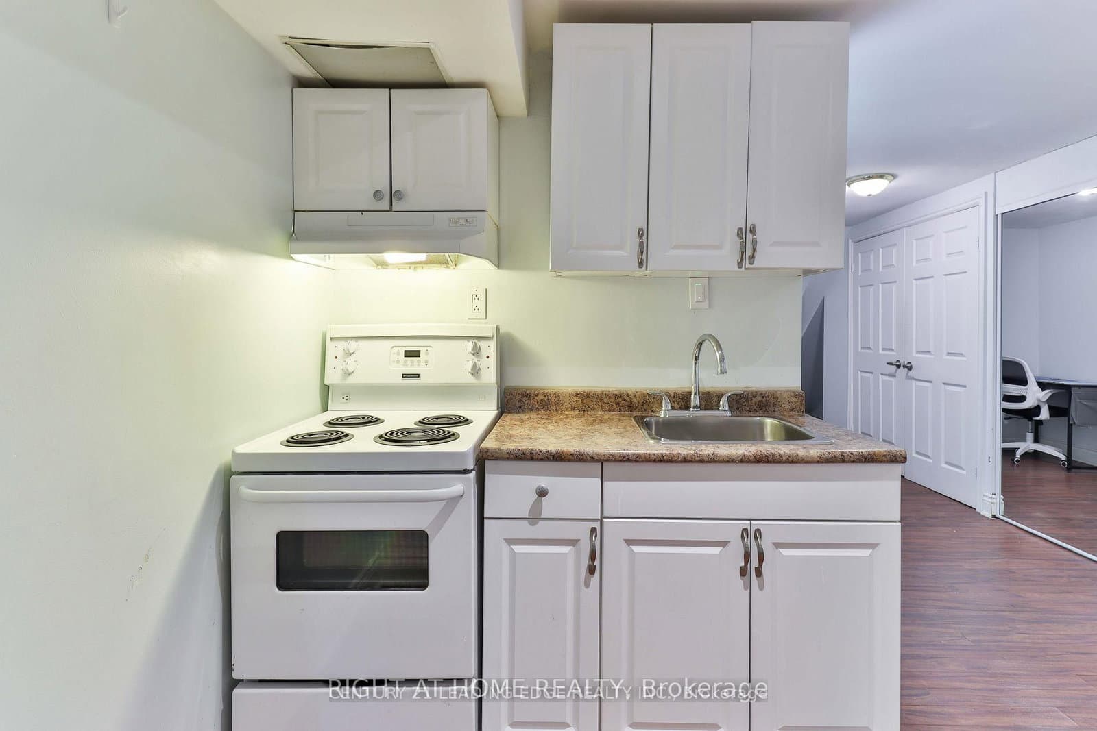143 Gamble Avenue, Unit (Bsmt) thumbnail 8