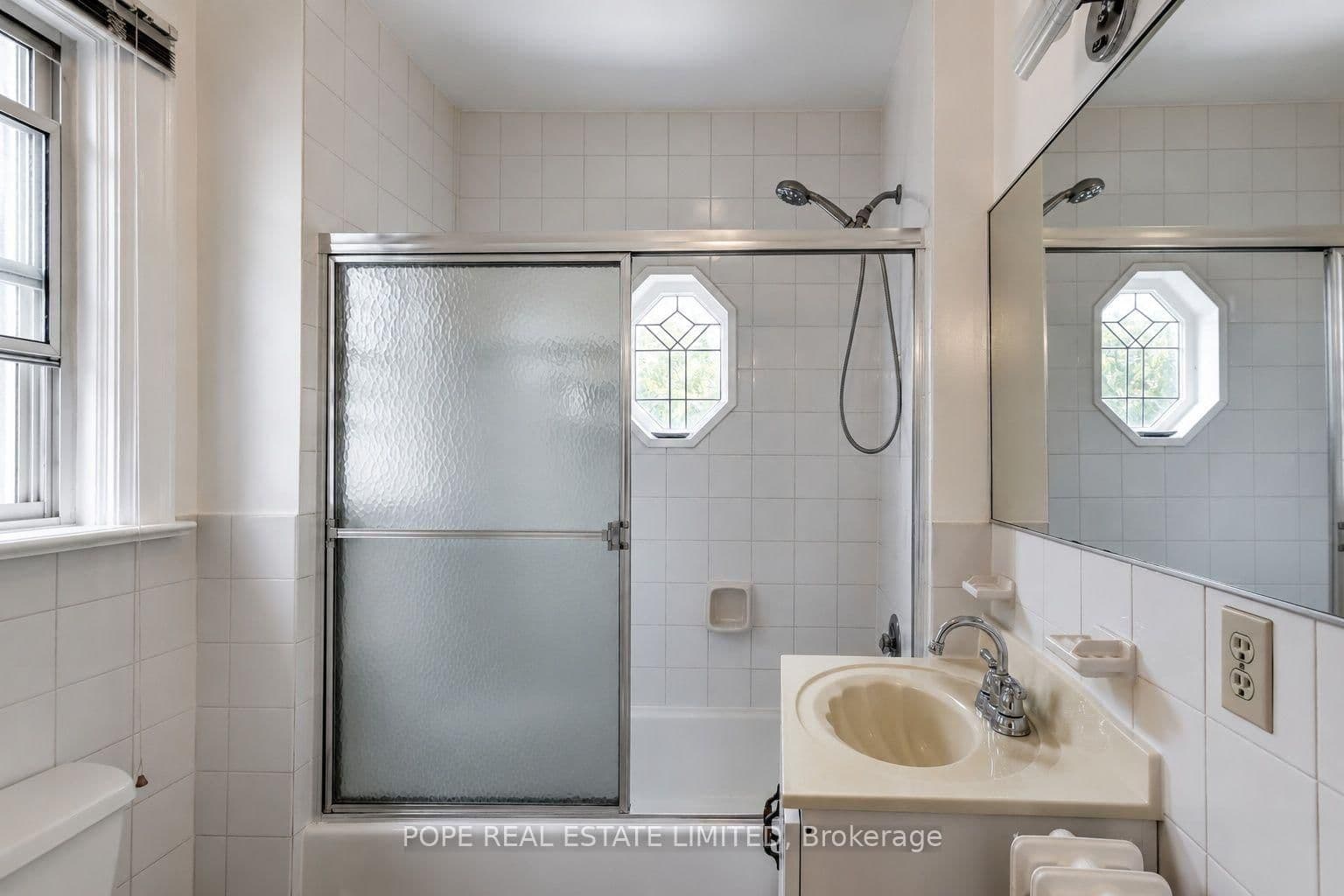 210 Donlands Avenue thumbnail 19