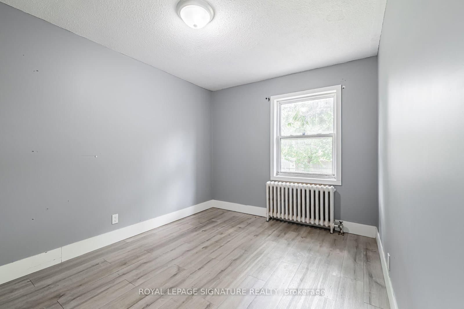 2935 St Clair Avenue E thumbnail 14