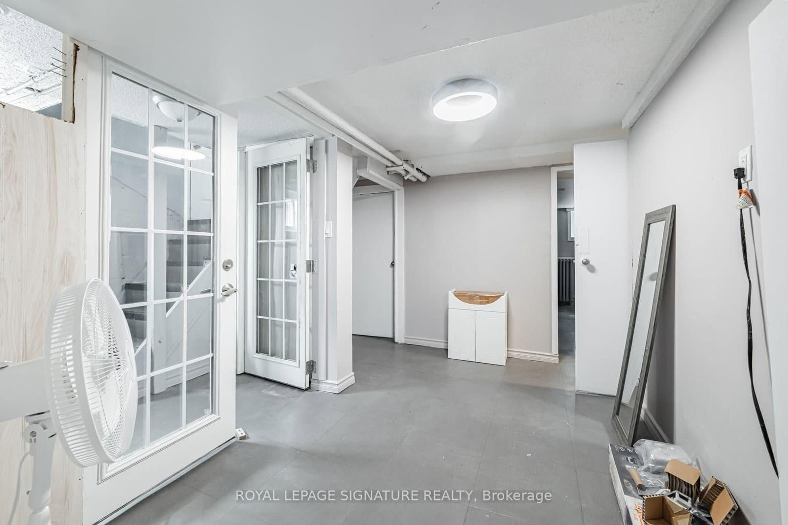 2935 St Clair Avenue E thumbnail 20