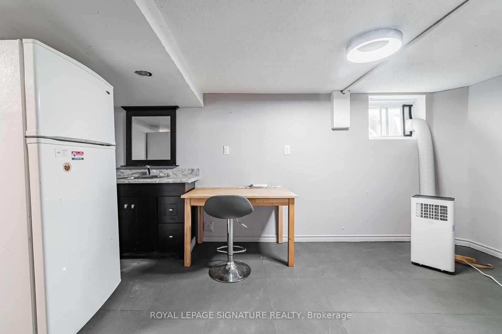 2935 St Clair Avenue E thumbnail 21