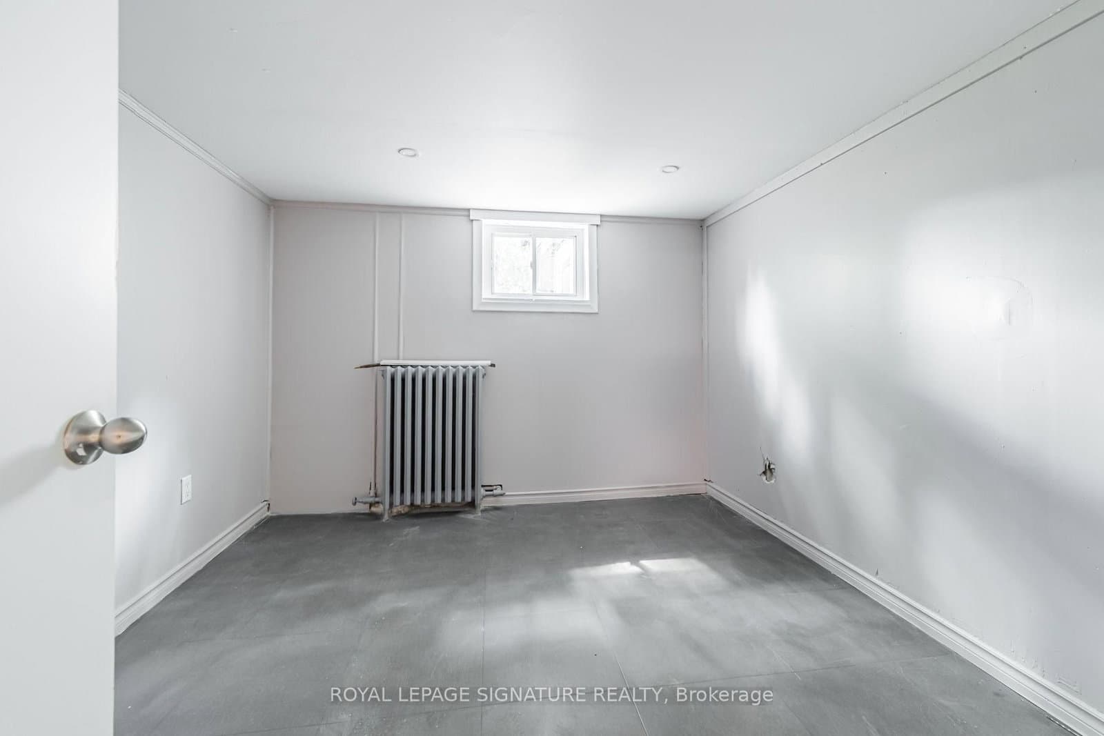 2935 St Clair Avenue E thumbnail 26