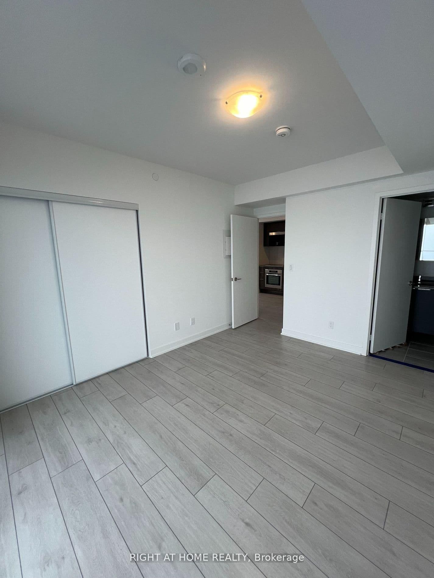 2033 Kennedy Road, Unit 3105 thumbnail 16