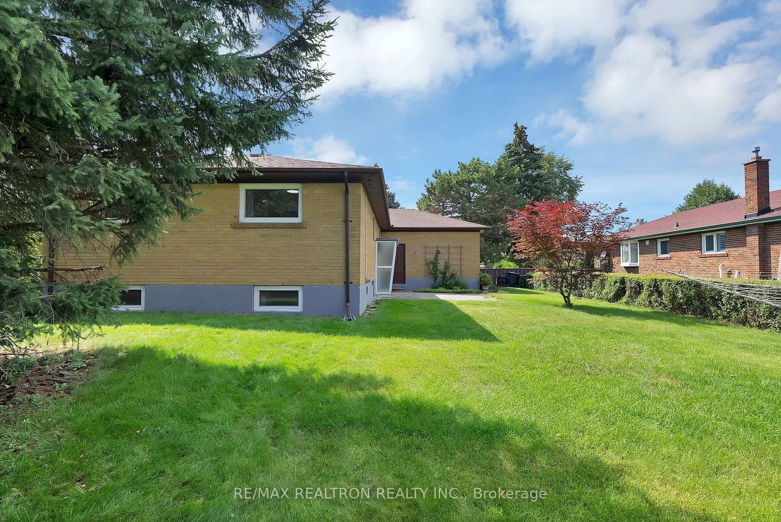 421 Brimorton Drive thumbnail 26