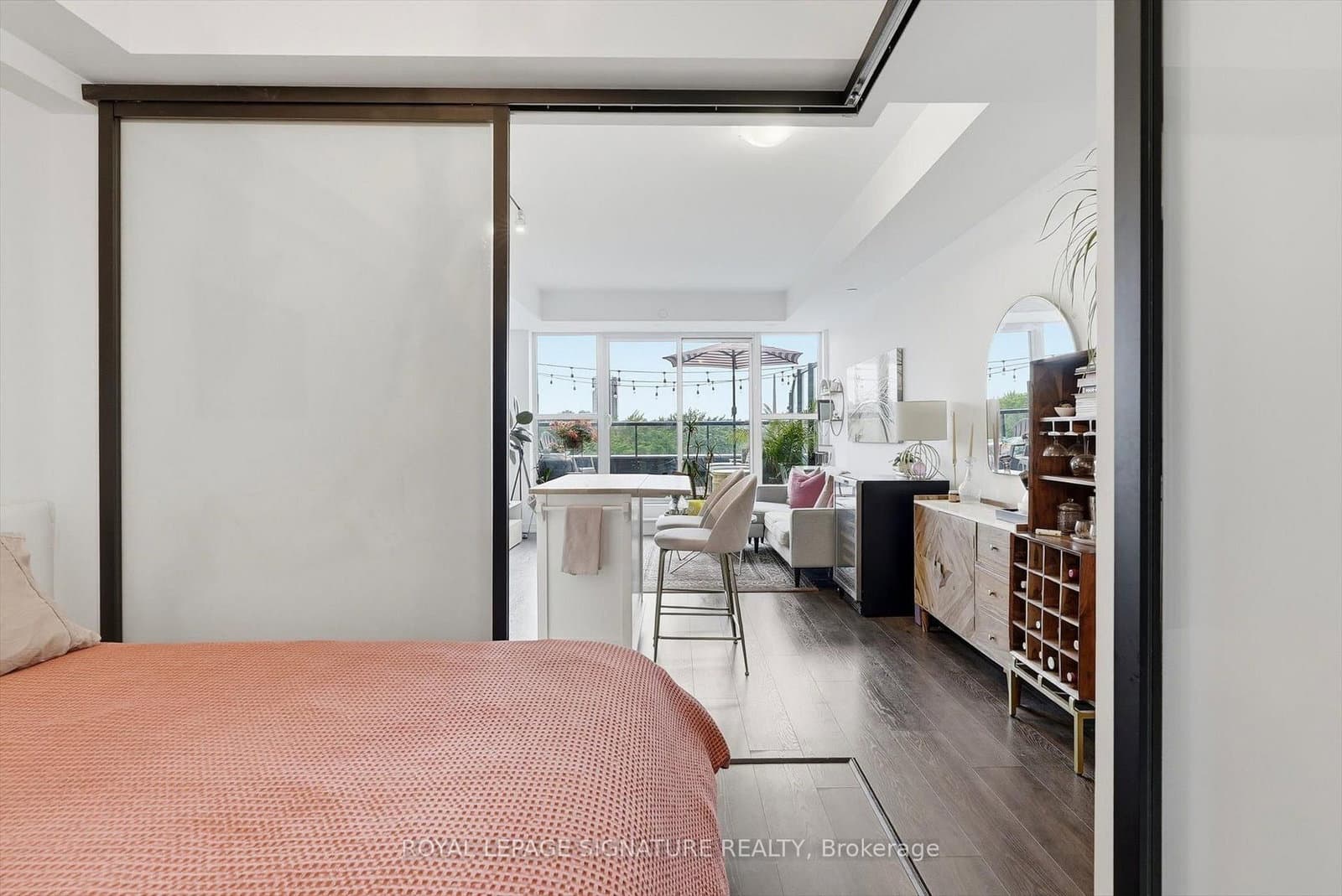 899 Queen Street E, Unit 503 thumbnail 14