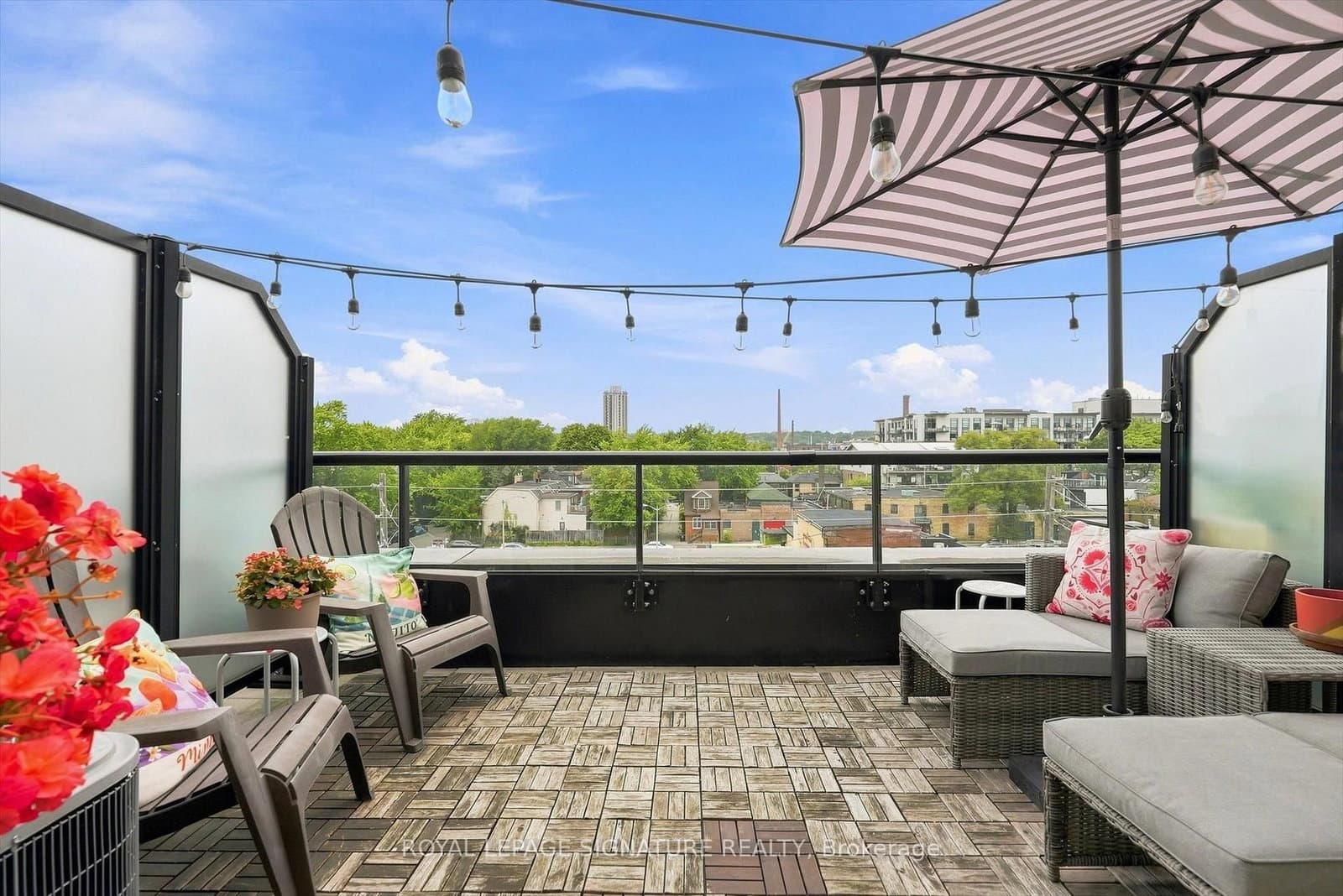 899 Queen Street E, Unit 503 thumbnail 22