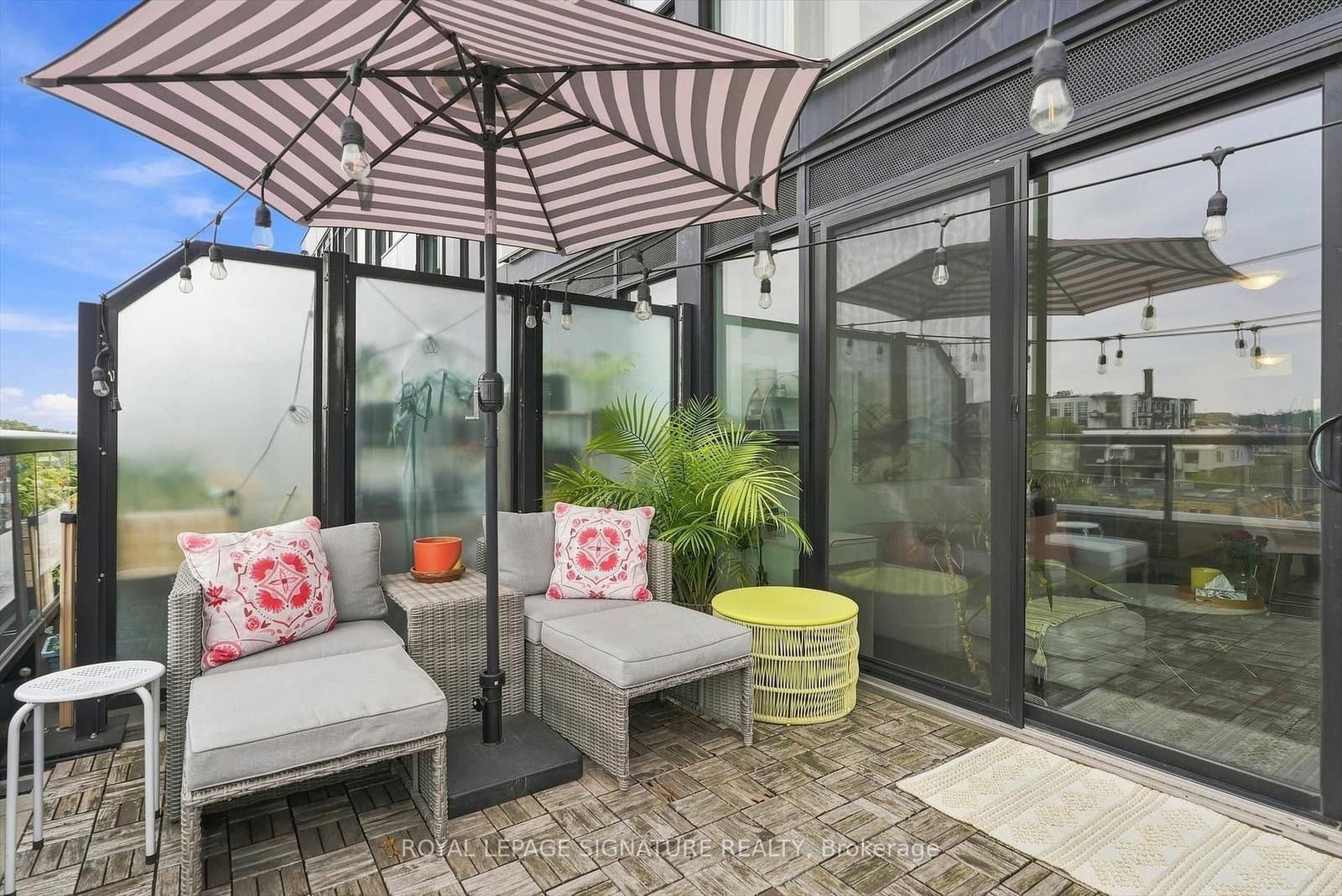 899 Queen Street E, Unit 503 thumbnail 25