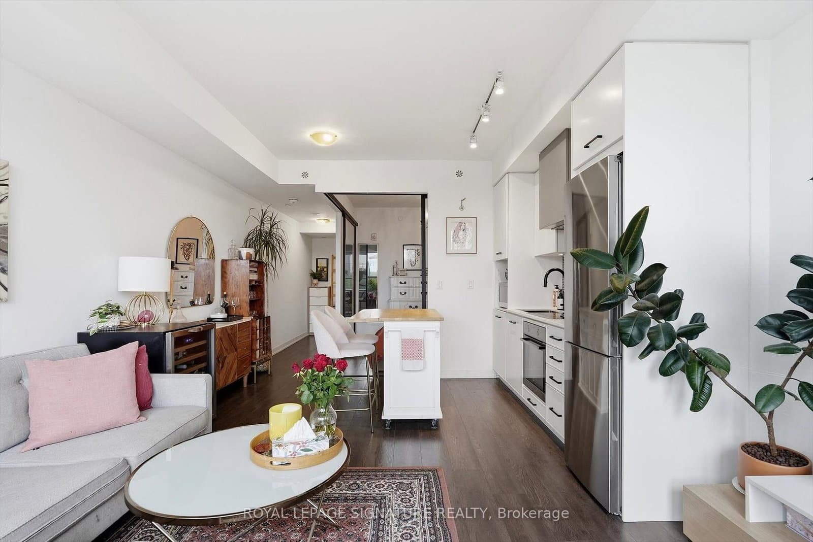 899 Queen Street E, Unit 503 thumbnail 5