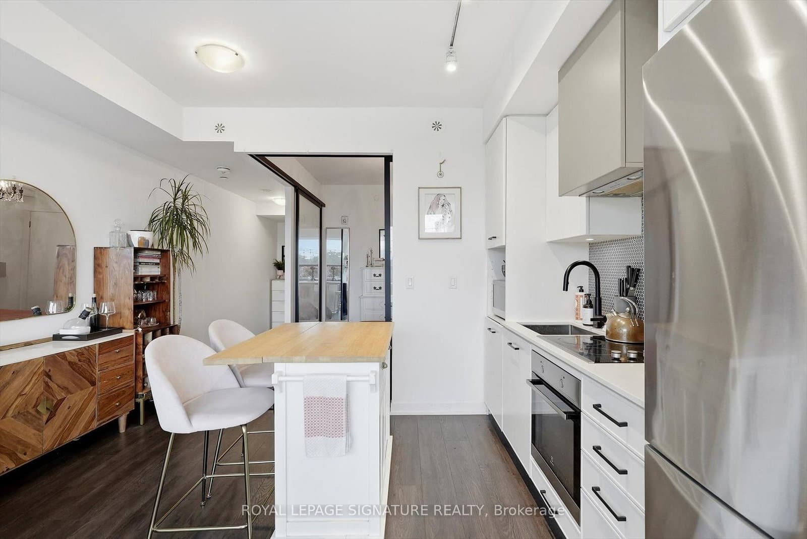 899 Queen Street E, Unit 503 thumbnail 7