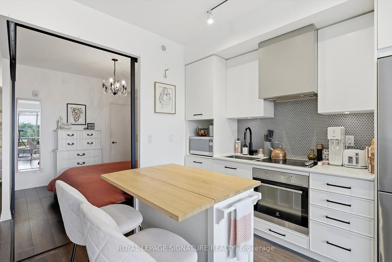 899 Queen Street E, Unit 503 thumbnail 8