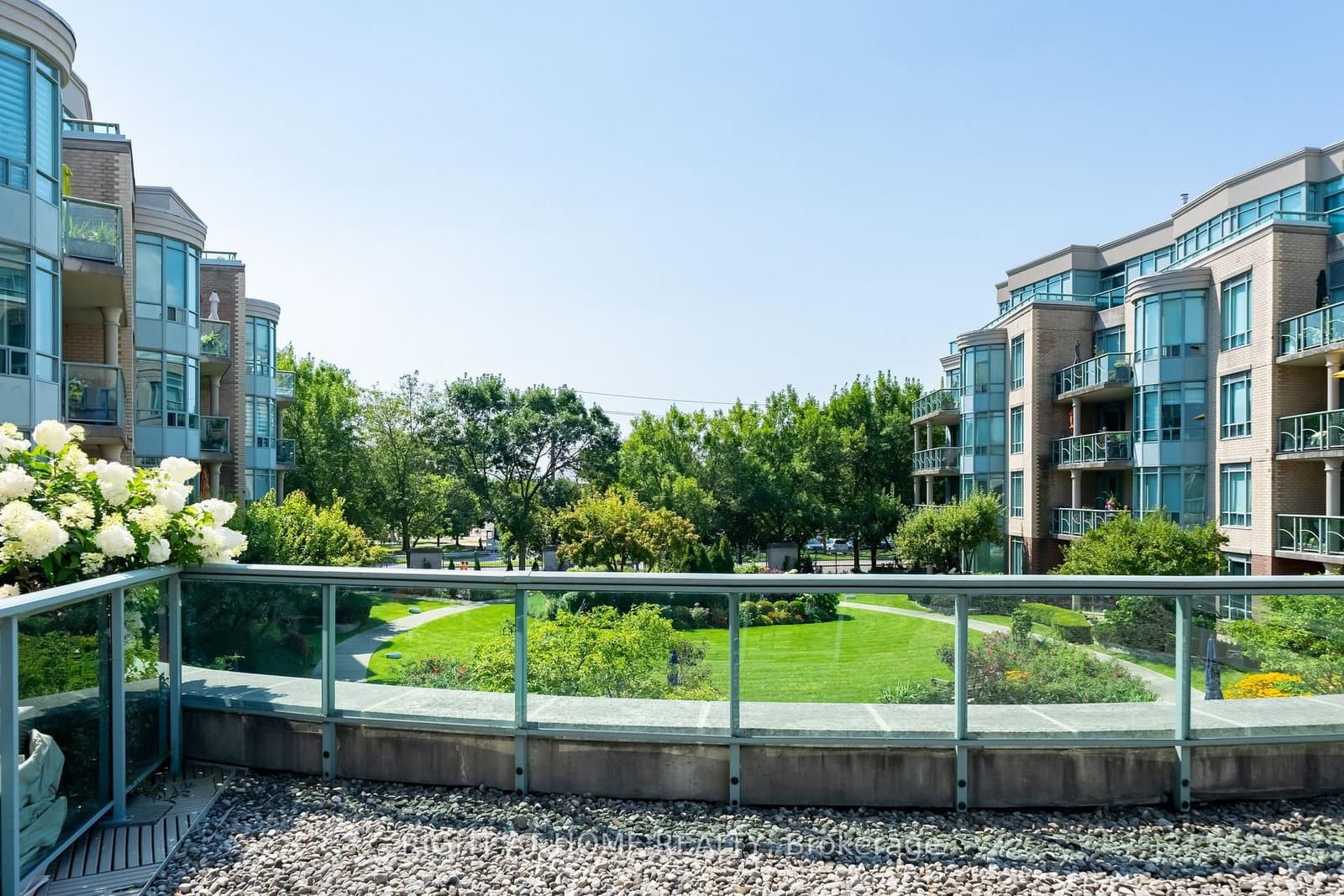 35 Boardwalk Drive, Unit 202 thumbnail 17