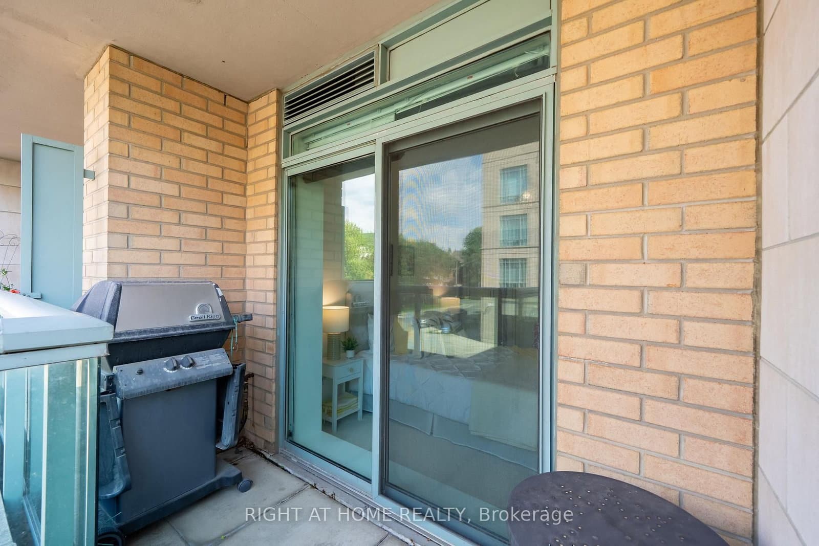 35 Boardwalk Drive, Unit 202 thumbnail 18
