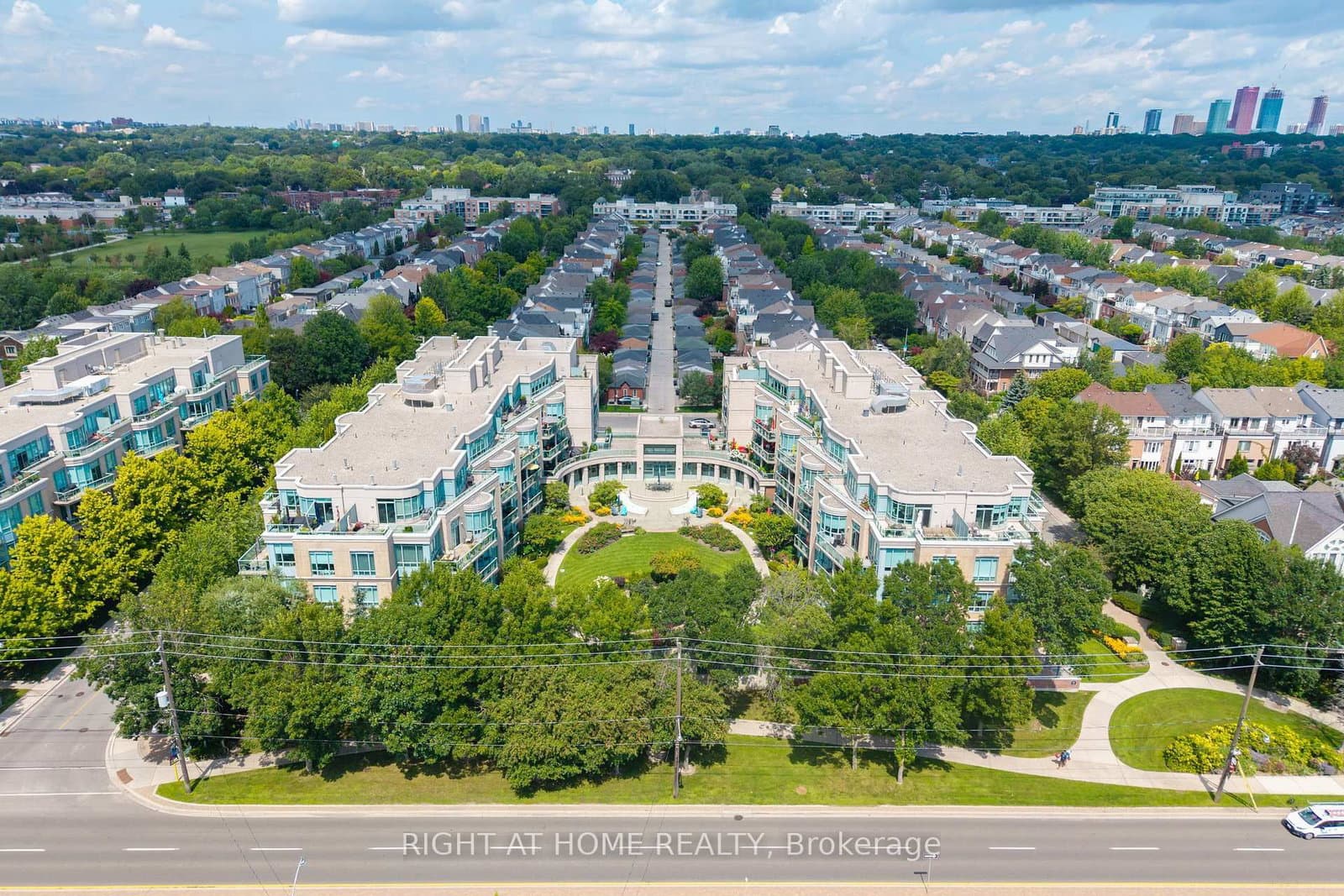35 Boardwalk Drive, Unit 202 thumbnail 19