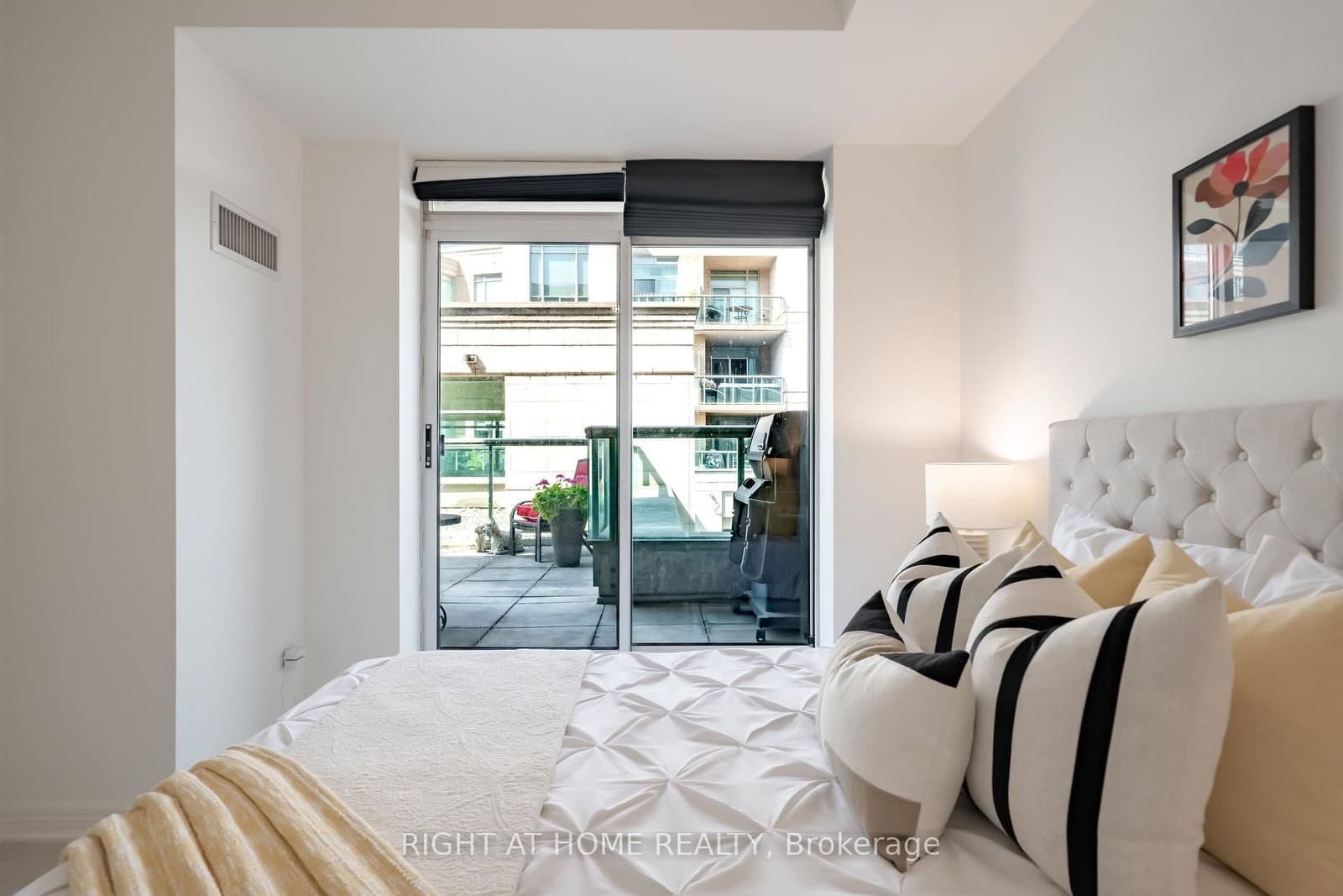 35 Boardwalk Drive, Unit 202 thumbnail 8