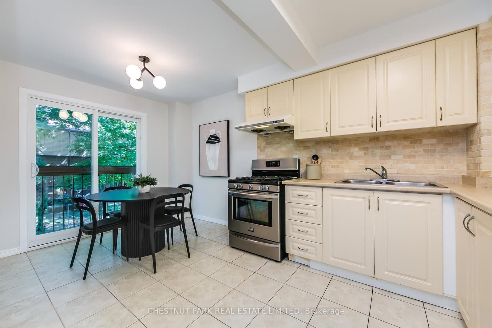 30 Chichester Place, Unit 21 thumbnail 17