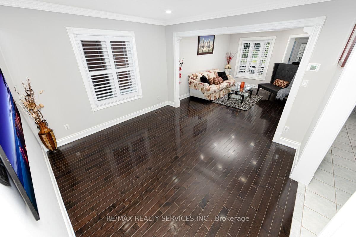 64 Strickland Drive thumbnail 11