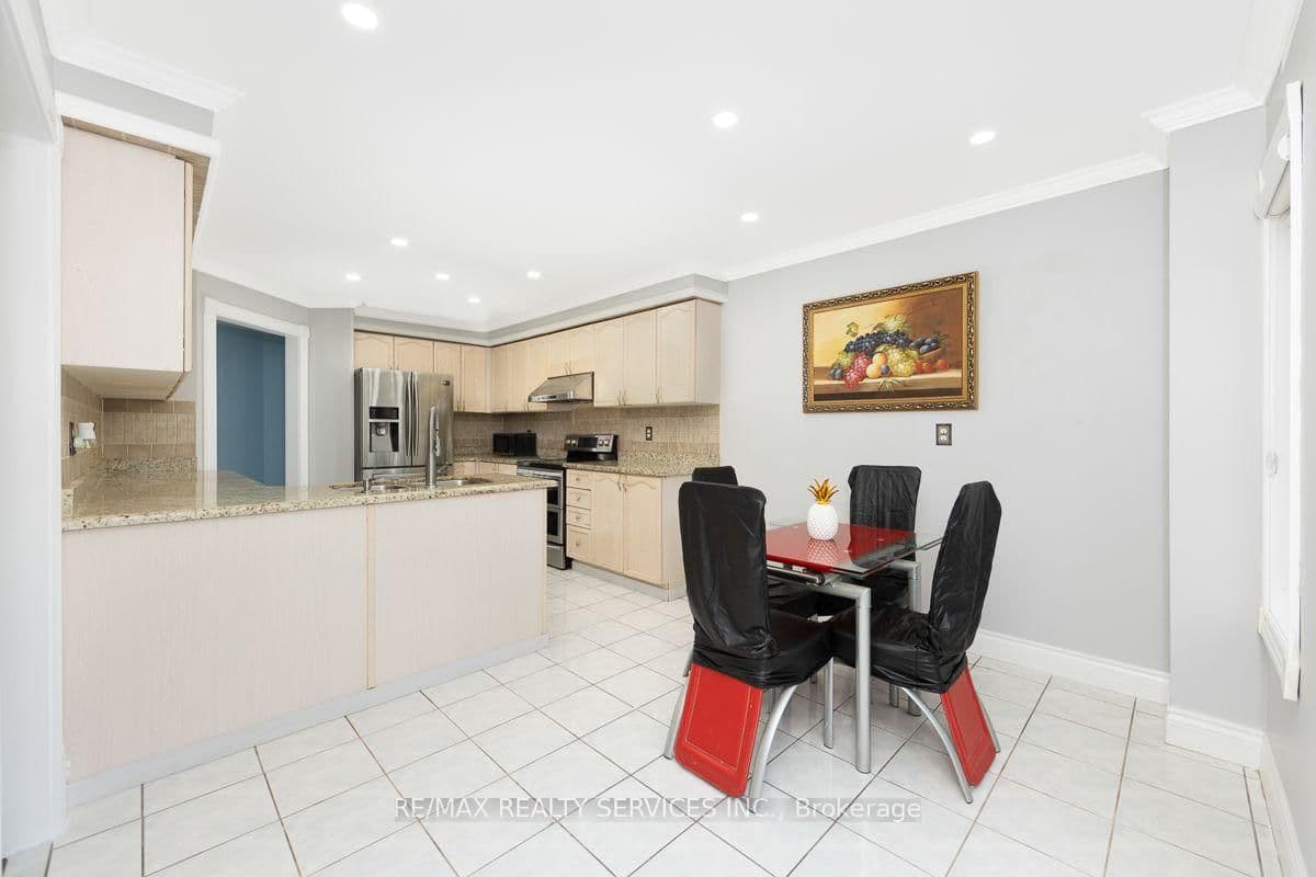 64 Strickland Drive thumbnail 14