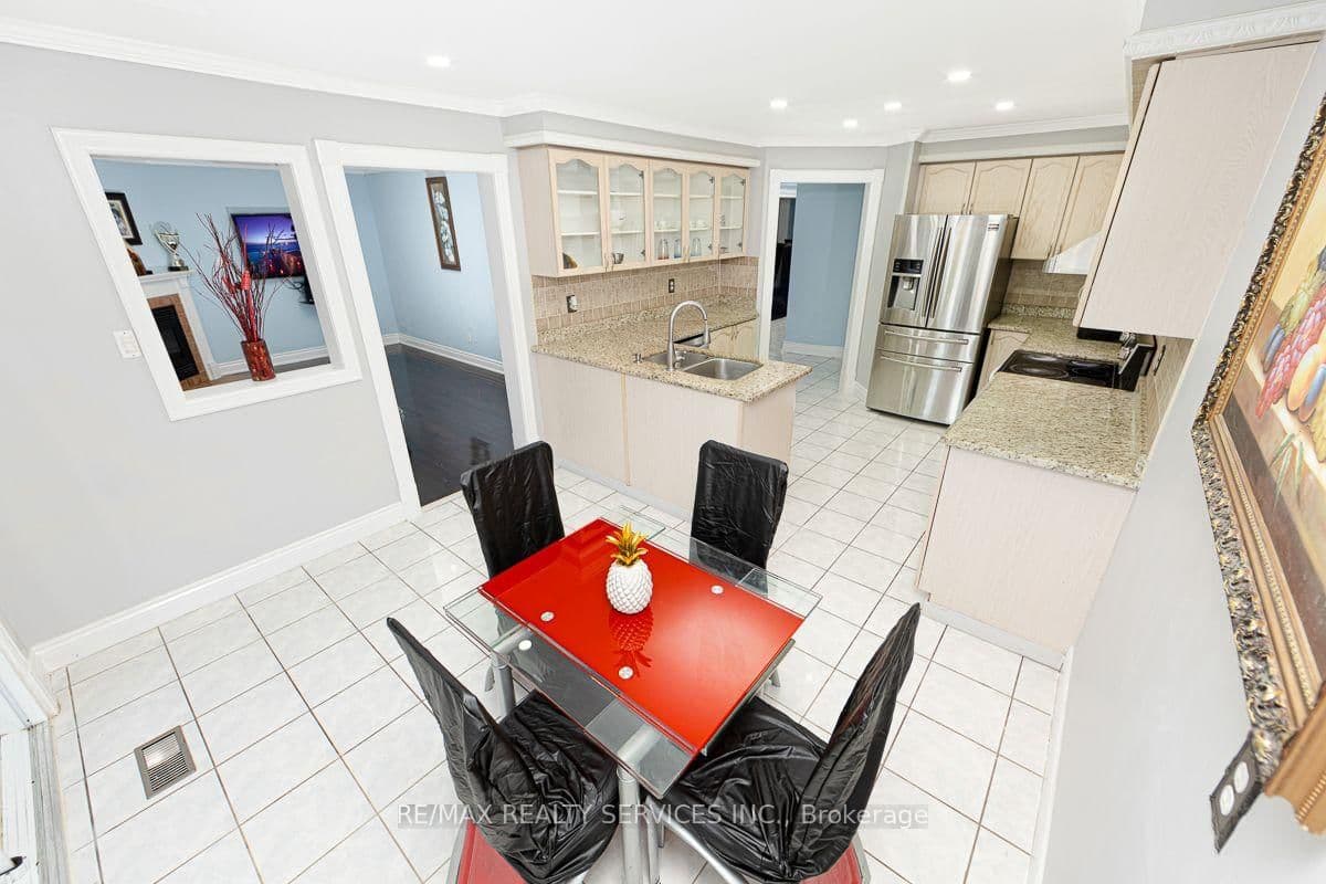 64 Strickland Drive thumbnail 15