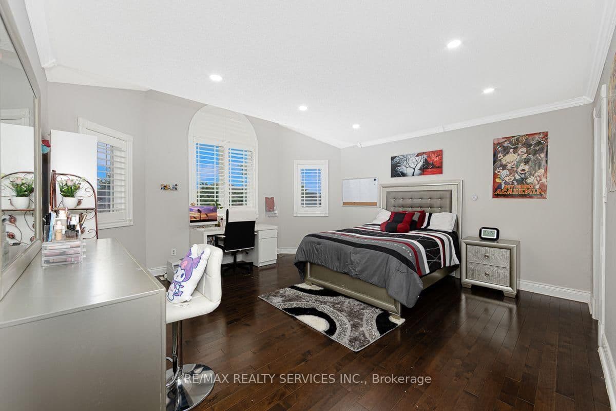 64 Strickland Drive thumbnail 24